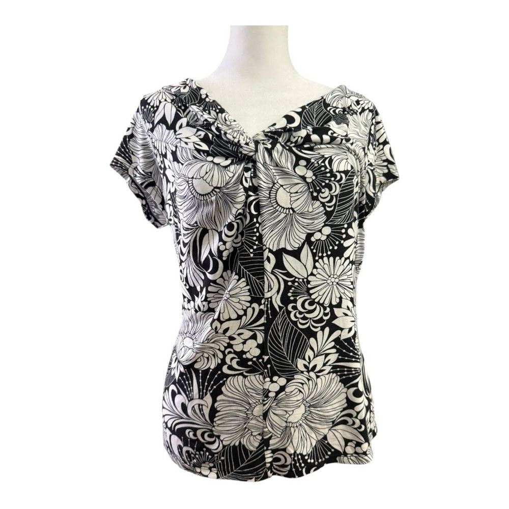 Ann Taylor Short Sleeve Black and White Floral Top with Twist Front Medium
